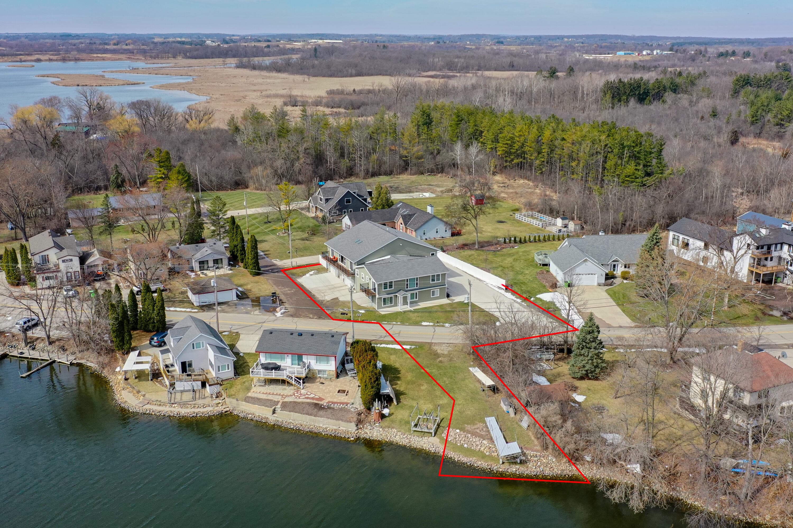 7134 N Tichigan Rd, Waterford