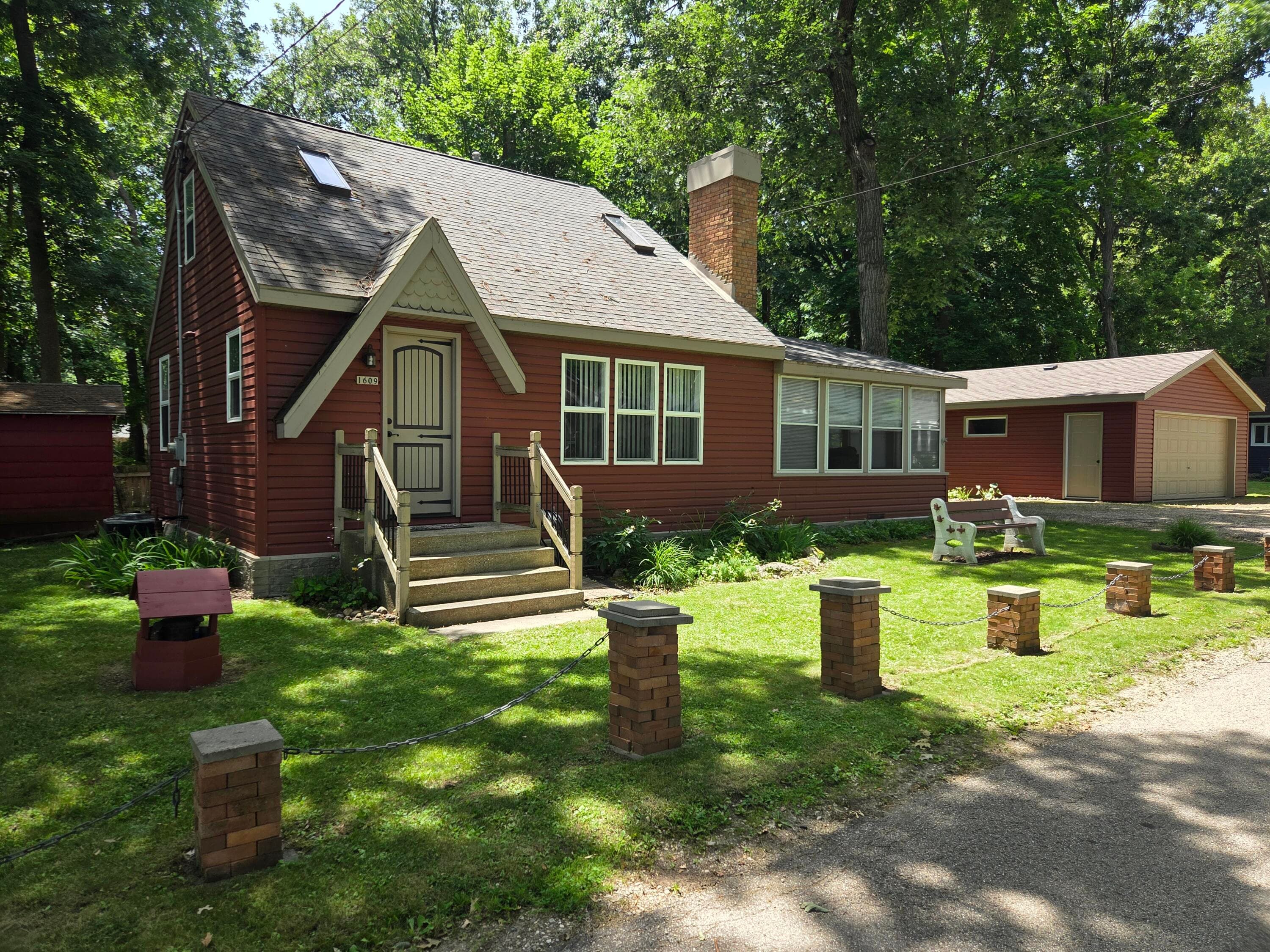 1609 Jackson Park Dr, Delavan