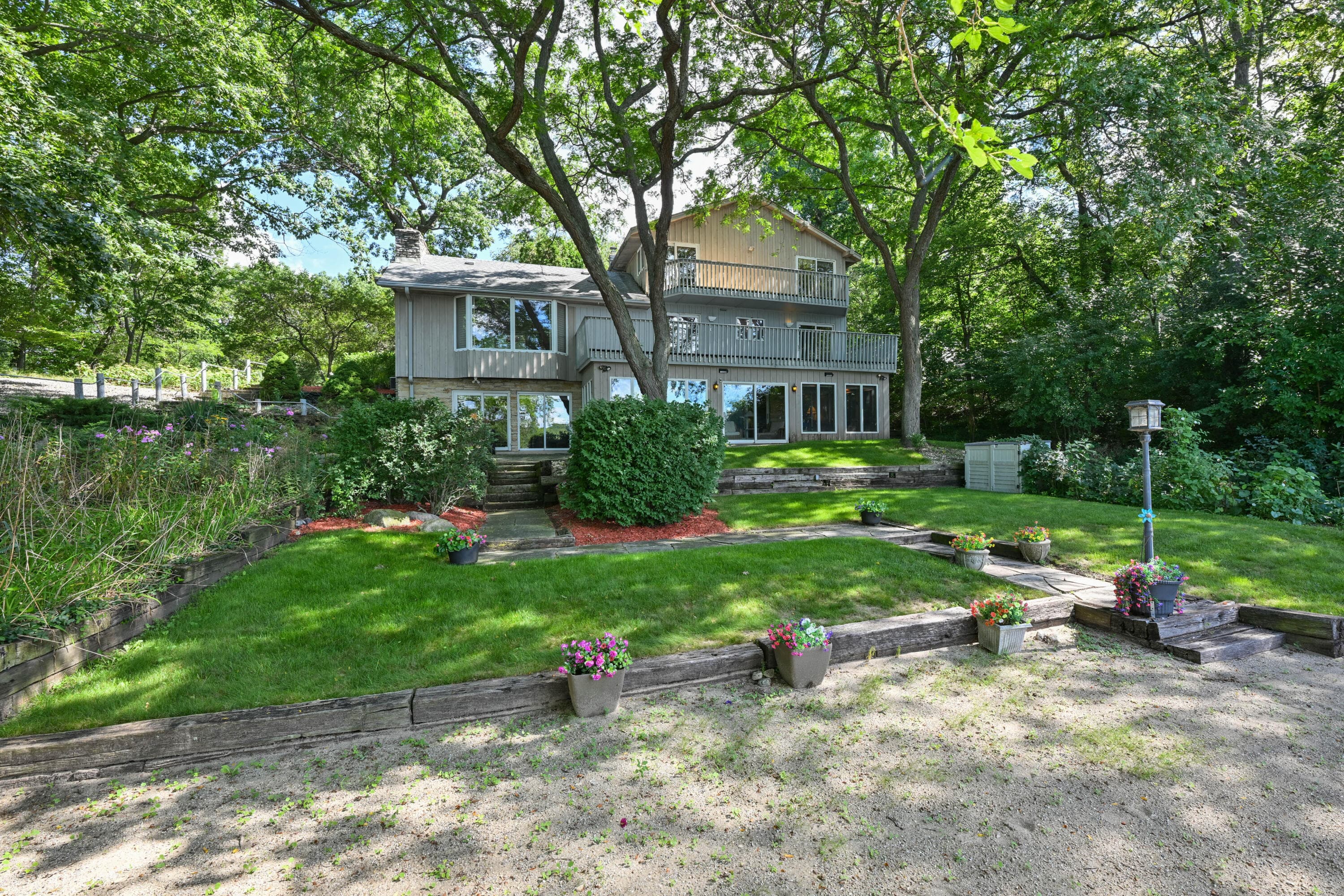 N9491 Island Dr, East Troy