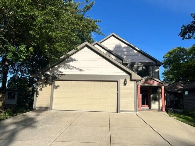 7325 W Wind Lake Rd, Waterford