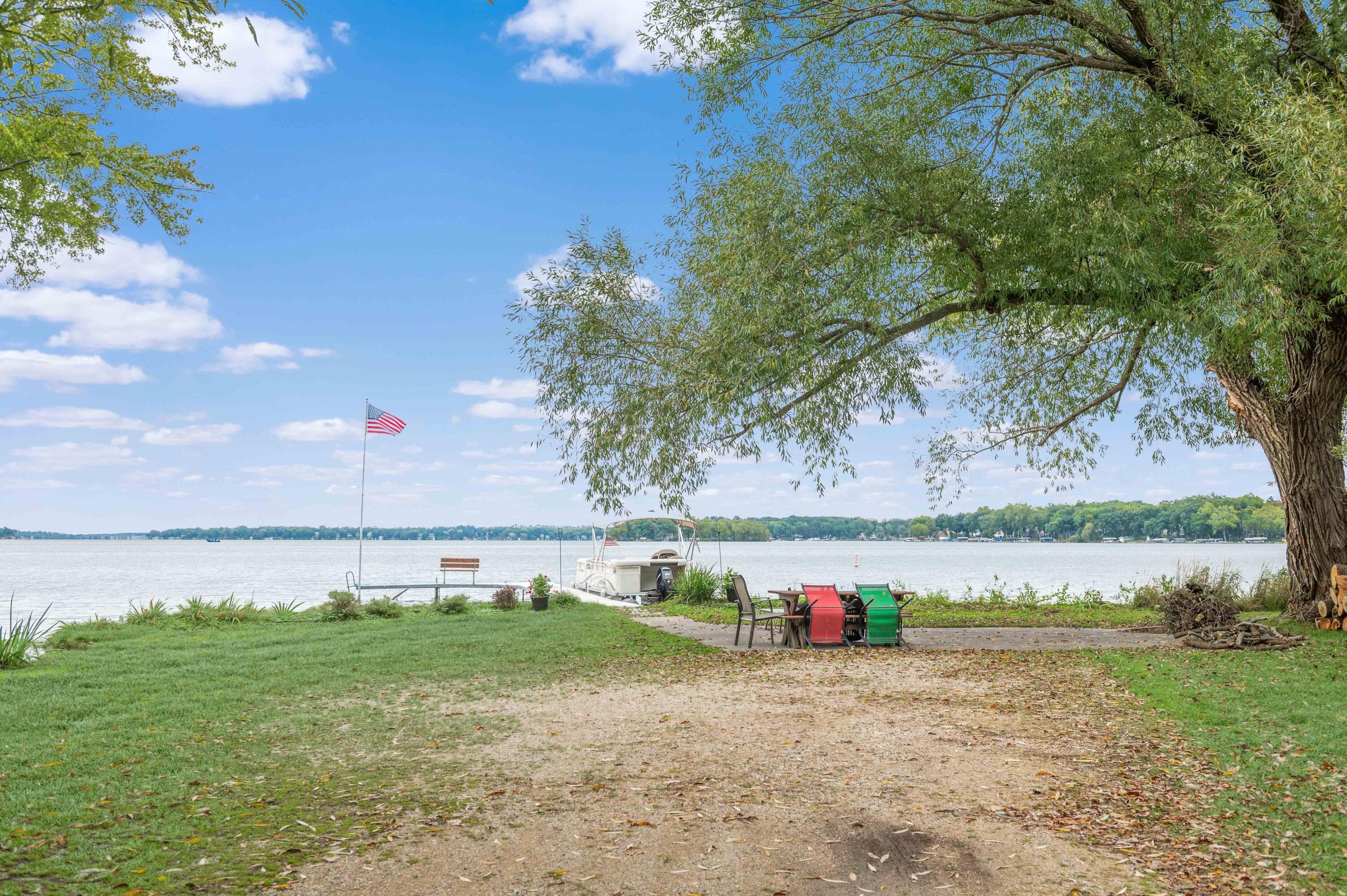 W304N2426 Maple Ave, Delafield