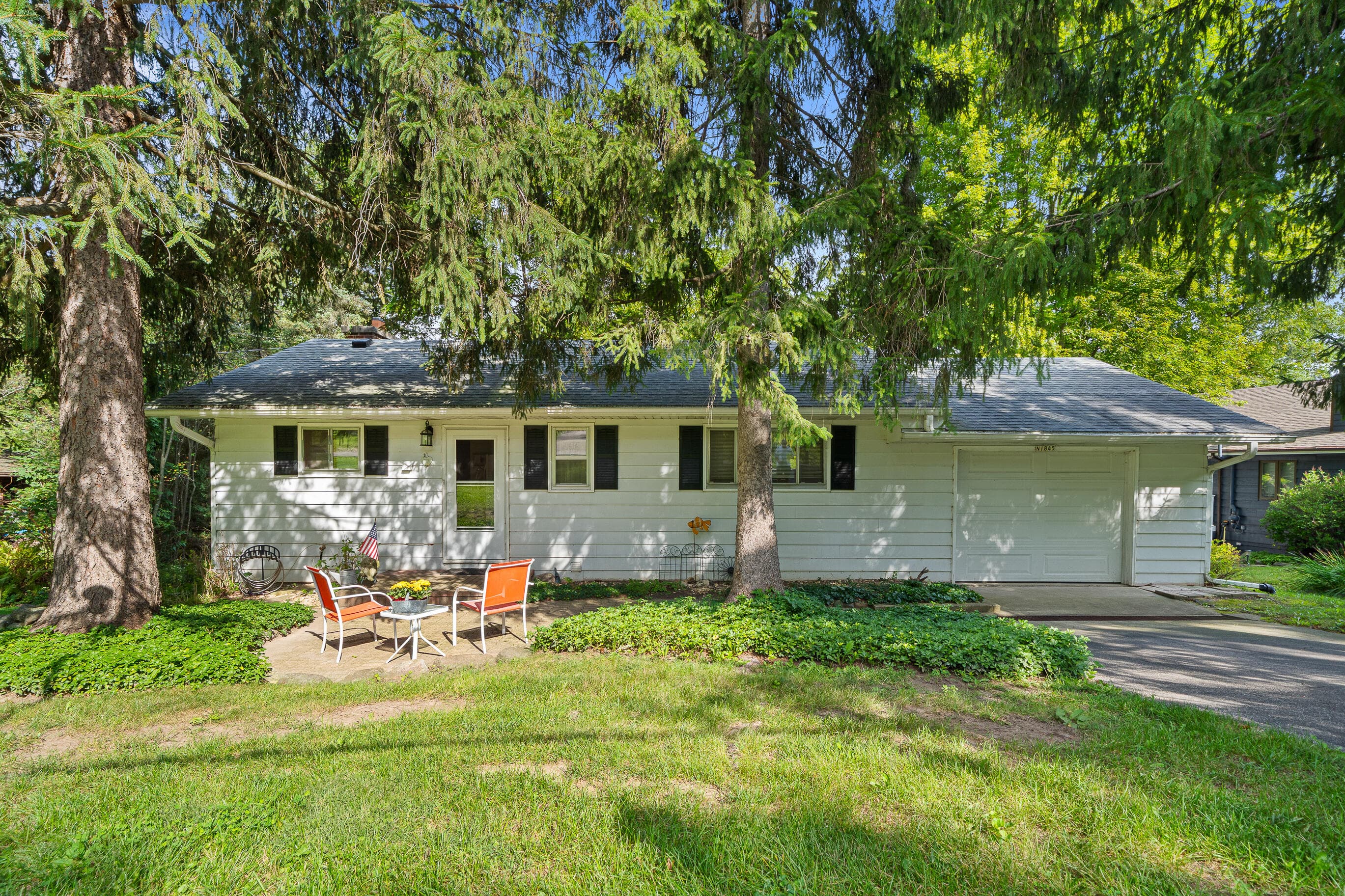 N1845 Wooddale Dr, Linn